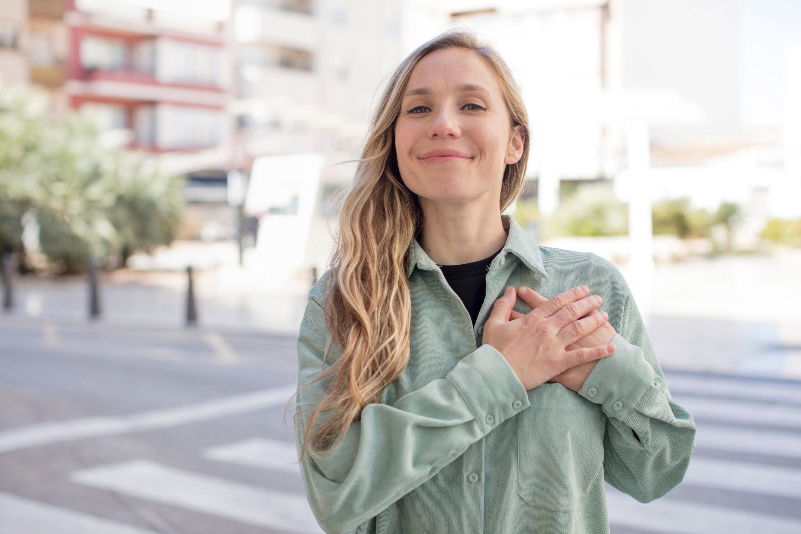 vrouw gelukkig lachend homepagina bodyfulness